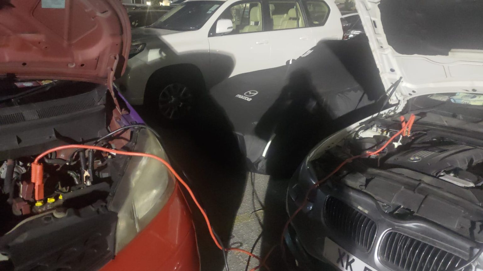 過江龍搭電救車